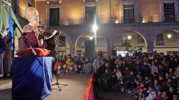 Entrega de llave de la ciudad al emisario de los Reyes Magos